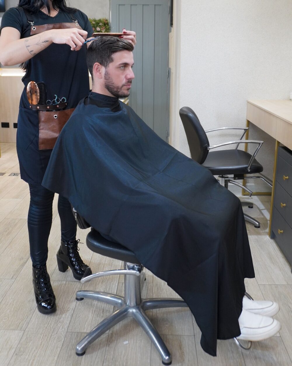 Capa de corte média com sua logo marca - Image 2
